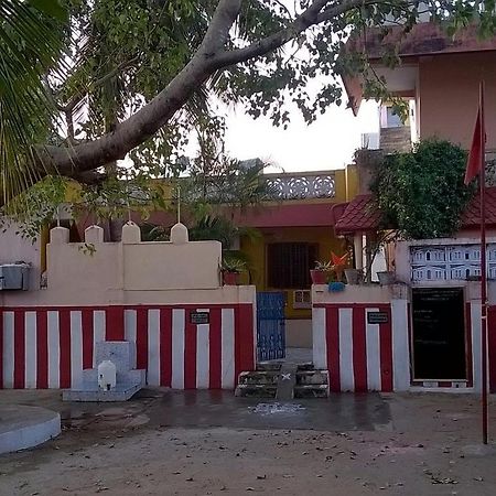 Shakti Family Guest House Mahabalipuram Exteriör bild