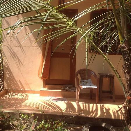Shakti Family Guest House Mahabalipuram Exteriör bild