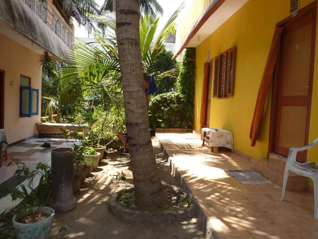 Shakti Family Guest House Mahabalipuram Exteriör bild